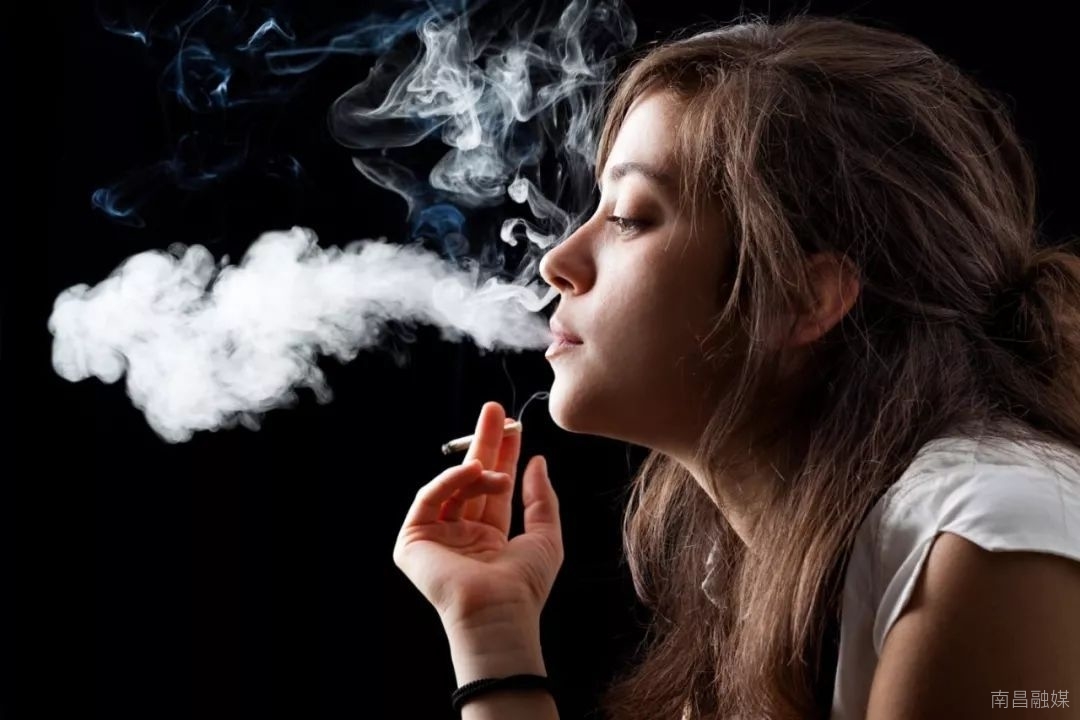 原来女性吸烟危害更多 看完你还敢吸烟吗