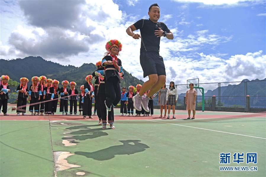 （体育·图文互动）（4）“把运动快乐带给山里的孩子们”——一名山区小学体育老师的心声