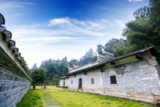 陈家大屋前庭修缮前后对比