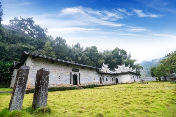 陈家大屋前庭修缮前后对比